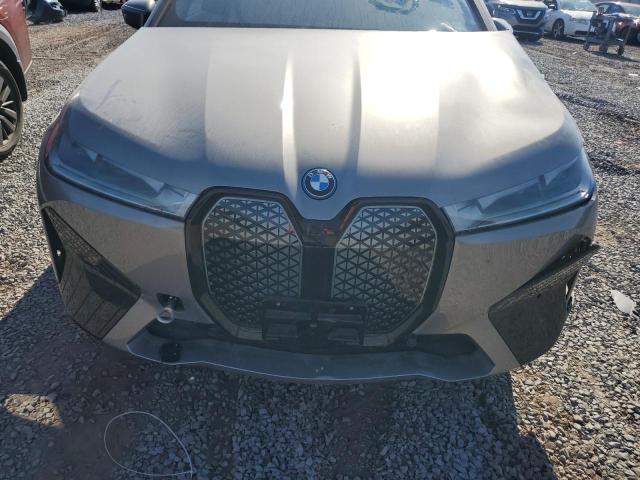 WB523CF04SCS53411 - 2025 BMW IX XDRIVE50 GRAY photo 12