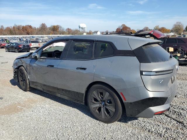 WB523CF04SCS53411 - 2025 BMW IX XDRIVE50 GRAY photo 2