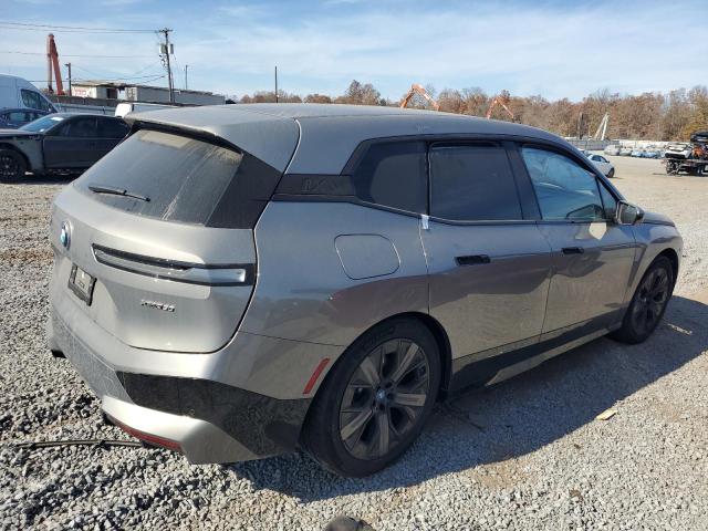 WB523CF04SCS53411 - 2025 BMW IX XDRIVE50 GRAY photo 3