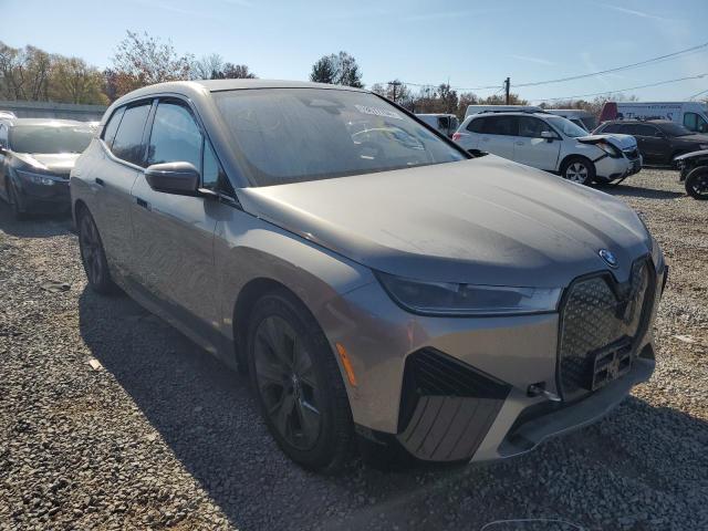 WB523CF04SCS53411 - 2025 BMW IX XDRIVE50 GRAY photo 4