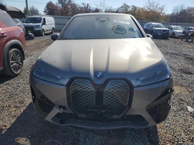 WB523CF04SCS53411 - 2025 BMW IX XDRIVE50 GRAY photo 5