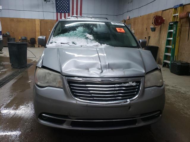 2C4RC1BG6DR705783 - 2013 CHRYSLER TOWN & COU TOURING ვერცხლისფერი ფოტო 5
