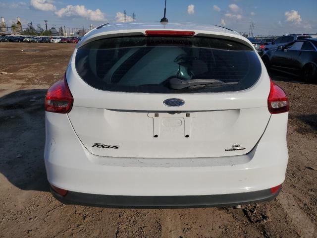 1FADP3K28FL241430 - 2015 FORD FOCUS SE WHITE photo 6