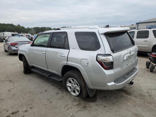 JTEBU5JR4G5353101 - 2016 TOYOTA 4RUNNER SR5/SR5 PREMIUM SILVER photo 2