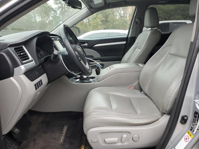 5TDKKRFH3FS089931 - 2015 TOYOTA HIGHLANDER XLE 银色 照片 7