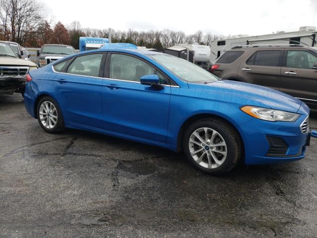 3FA6P0HD1KR151757 - 2019 FORD FUSION SE BLUE photo 4