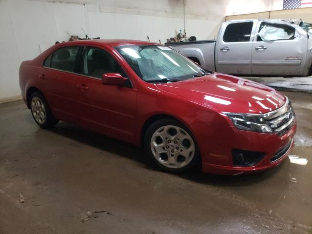 3FAHP0HG7BR220146 - 2011 FORD FUSION SE RED photo 4