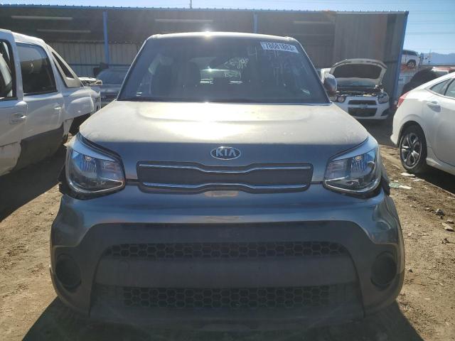 KNDJN2A22J7597792 - 2018 KIA SOUL GRAY photo 5