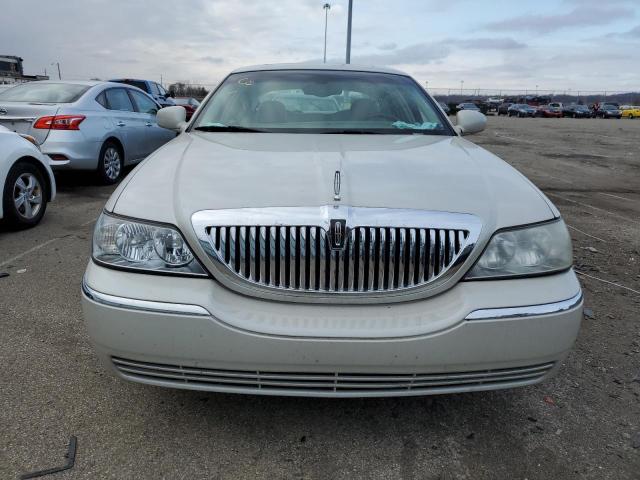 1LNHM83W44Y625932 - 2004 LINCOLN TOWN CAR ULTIMATE WHITE photo 5