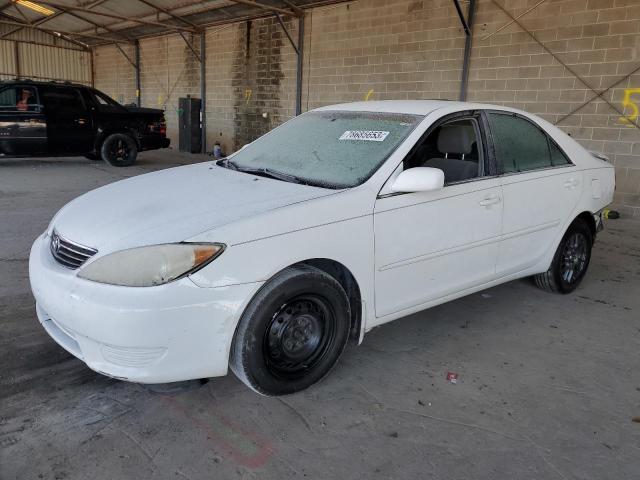 4T1BE32K05U639808 - 2005 TOYOTA CAMRY LE WHITE photo 1