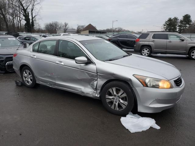 1HGCP26449A102151 - 2009 HONDA ACCORD LXP SILVER photo 4