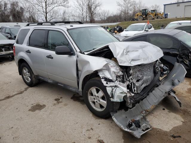 1FMCU93G09KA52465 - 2009 FORD ESCAPE XLT SILVER photo 4