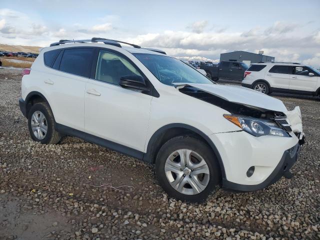 JTMBFREV6FD145626 - 2015 TOYOTA RAV4 LE WHITE photo 4