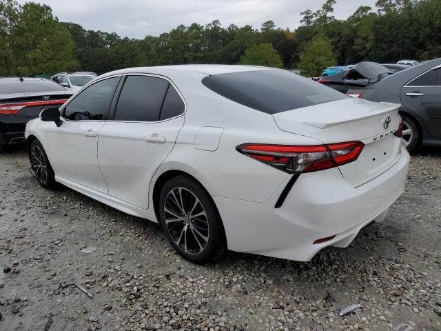 JTNB11HK8J3043644 - 2018 TOYOTA CAMRY L WHITE photo 2