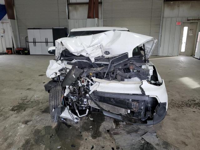 KNDJN2A25K7921139 - 2019 KIA SOUL WHITE photo 5