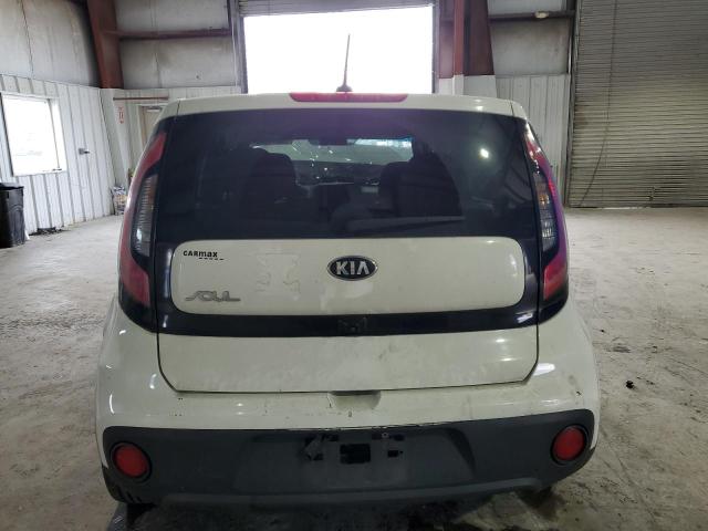 KNDJN2A25K7921139 - 2019 KIA SOUL WHITE photo 6