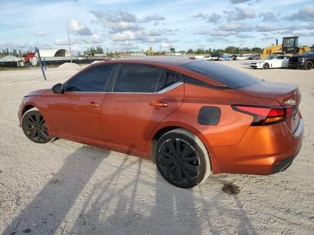 1N4BL4CW4KN302877 - 2019 NISSAN ALTIMA SR ORANGE photo 2