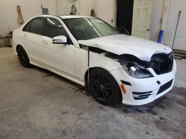 WDDGF4HB7DR270201 - 2013 MERCEDES-BENZ C 250 WHITE photo 4