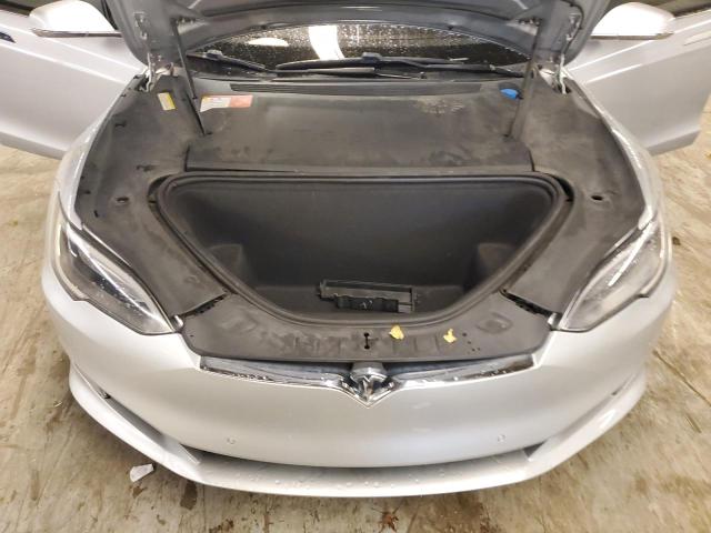 5YJSA1E12GF155254 - 2016 TESLA MODEL S SILVER photo 11