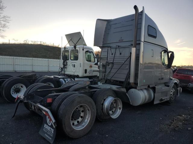 4V4NC9EH4HN992632 - 2017 VOLVO VN VNL GRAY photo 4