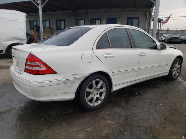 WDBRF54H17A917177 - 2007 MERCEDES-BENZ C 280 WHITE photo 3