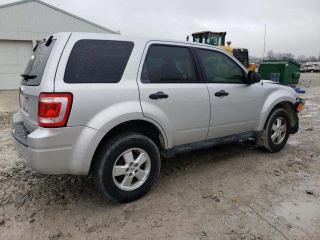 1FMCU0C77AKD11775 - 2010 FORD ESCAPE XLS SILVER photo 3