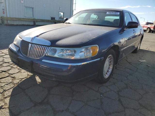 1LNHM81W12Y608960 - 2002 LINCOLN TOWN CAR EXECUTIVE BLUE photo 1