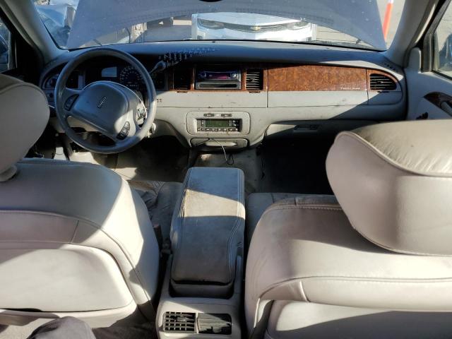 1LNHM81W12Y608960 - 2002 LINCOLN TOWN CAR EXECUTIVE BLUE photo 8