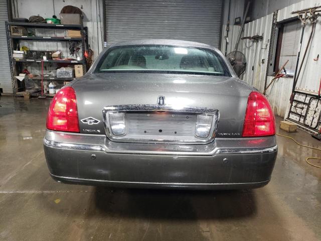 1LNHM83W94Y653600 - 2004 LINCOLN TOWN CAR ULTIMATE GRAY photo 6