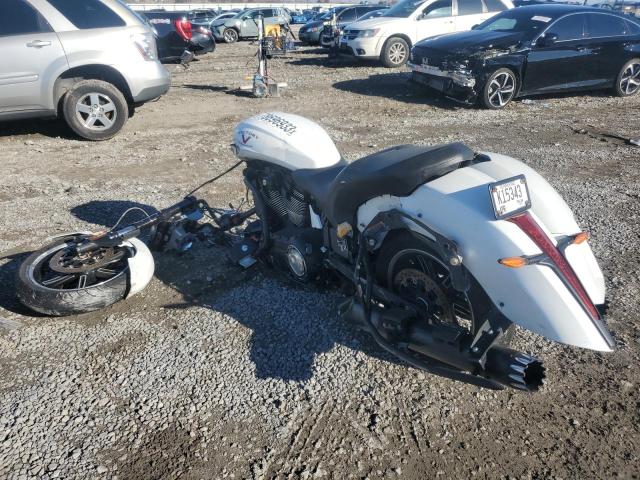 5VPDB36N4G3055920 - 2016 VICTORY MOTORCYCLES CROSS COUN WHITE photo 3