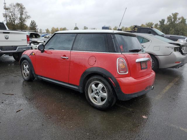 WMWMF3C52ATZ65917 - 2010 MINI COOPER RED photo 2