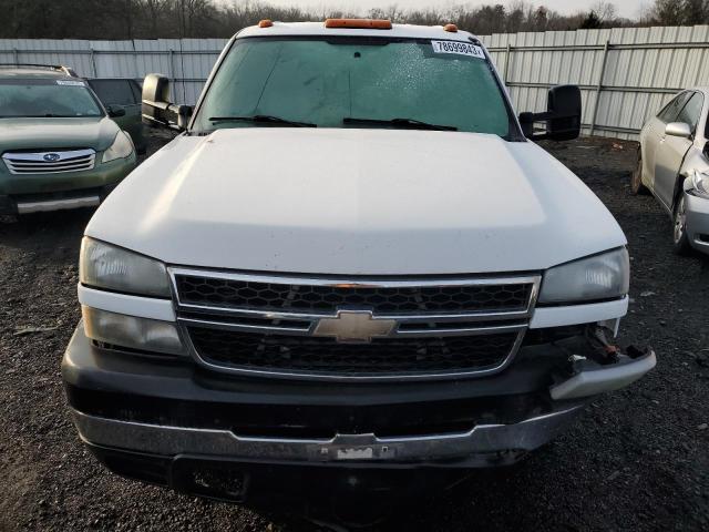 1GCJK33D47F137321 - 2007 CHEVROLET SILVERADO K3500 WHITE photo 5