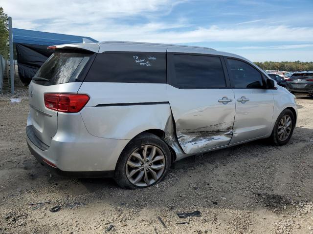 KNDMB5C17K6541799 - 2019 KIA SEDONA LX SILVER photo 3