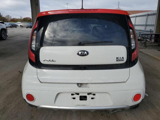 KNDJP3A58H7466788 - 2017 KIA SOUL + WHITE photo 6