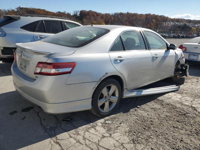 4T1BF3EK9BU224667 - 2011 TOYOTA CAMRY BASE SILVER photo 3