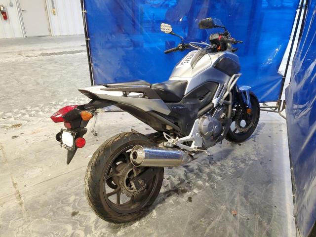 JH2RC6358CK000174 - 2012 HONDA NC700X SILVER photo 4