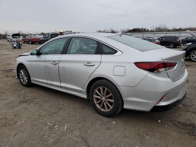 5NPE24AF9JH697098 - 2018 HYUNDAI SONATA SE SILVER photo 2