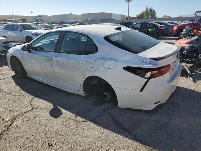 4T1T11AK1PU181284 - 2023 TOYOTA CAMRY SE NIGHT SHADE WHITE photo 2