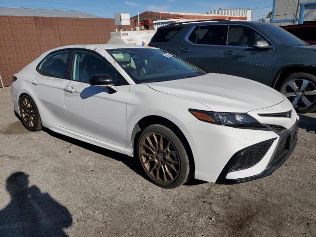 4T1T11AK1PU181284 - 2023 TOYOTA CAMRY SE NIGHT SHADE WHITE photo 4