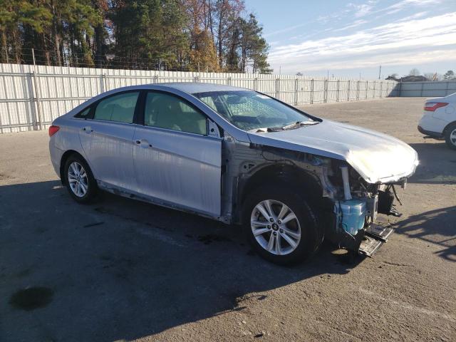 5NPEB4AC6DH740158 - 2013 HYUNDAI SONATA GLS SILVER photo 4