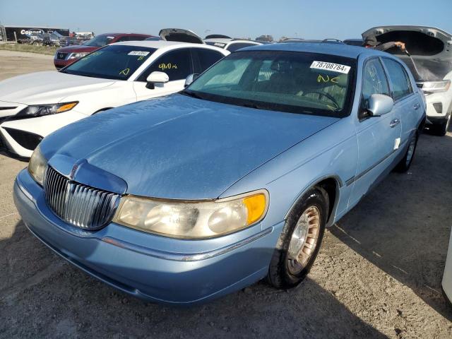 1LNFM81W6WY675468 - 1998 LINCOLN TOWN CAR EXECUTIVE BLUE photo 1