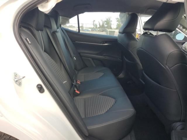 4T1G11AK3PU121749 - 2023 TOYOTA CAMRY SE NIGHT SHADE WHITE photo 10