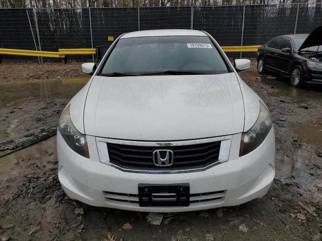 1HGCP26409A014956 - 2009 HONDA ACCORD LXP WHITE photo 5