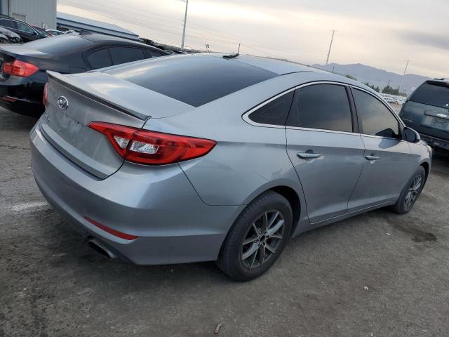 5NPE24AF4FH055864 - 2015 HYUNDAI SONATA SE SILVER photo 3