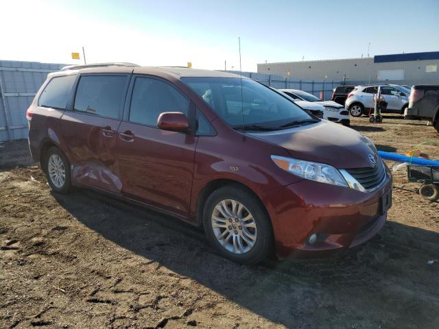 5TDYK3DC2DS395353 - 2013 TOYOTA SIENNA XLE MAROON photo 4