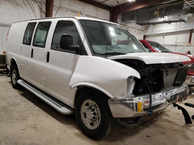 1GCWGAF71N1211807 - 2022 CHEVROLET EXPRESS G2 WHITE photo 4