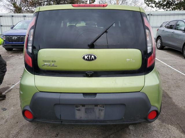 KNDJN2A21F7755997 - 2015 KIA SOUL GREEN photo 6