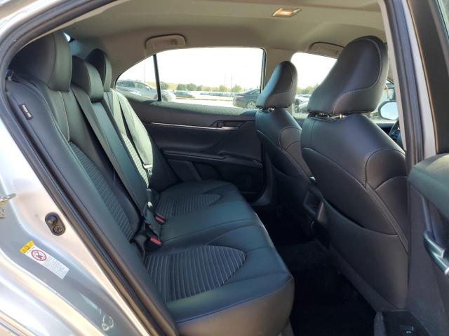 4T1B11HK2JU089917 - 2018 TOYOTA CAMRY L SILVER photo 10