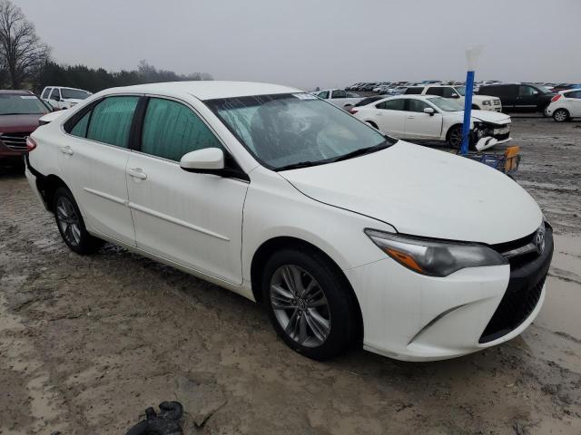 4T1BF1FK5GU123863 - 2016 TOYOTA CAMRY LE WHITE photo 4