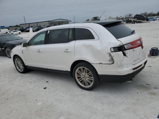 2LMHJ5AT4DBL56249 - 2013 LINCOLN MKT WHITE photo 2